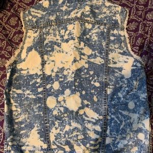 Charles & 1/2 bleached Denim vest